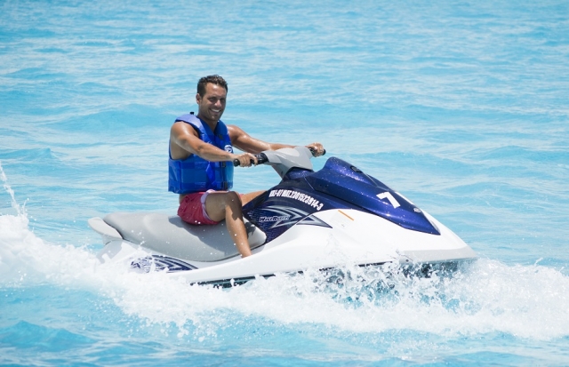 motos acuaticas en la riviera.jpg